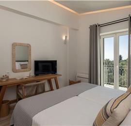 3 bedroom villa with pool & sea views, near Palaiokastrítsa, sleeps 6